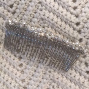 Crystal and Pearl Hair Accessory